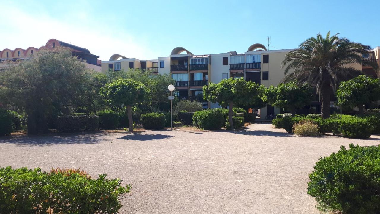 Studio cabine avec jardinet à 30 m de la plage, au calme. Gruissan Exterior foto